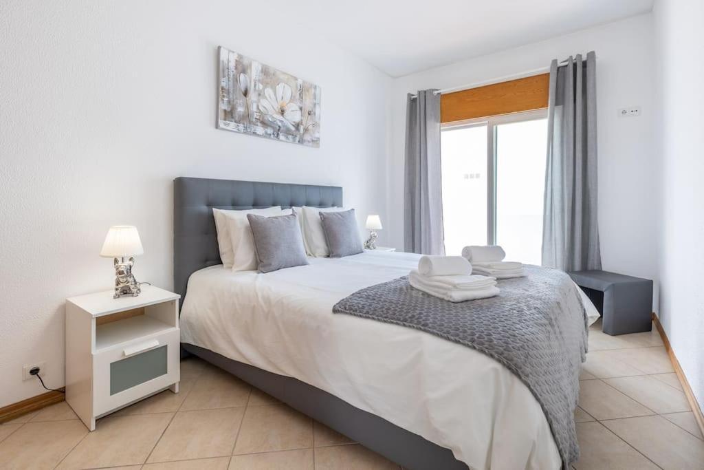 Sea-front 1' Min! - With Ac & Wifi * Quarteira